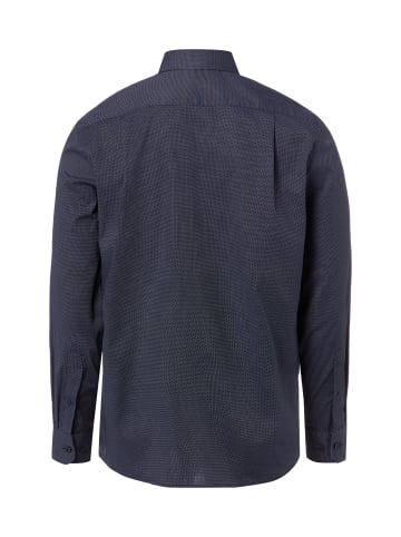 Andrew James Hemd in marine