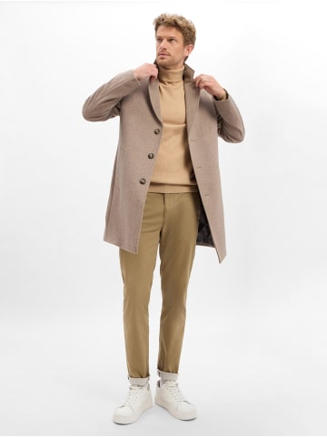 Finshley & Harding Mantel in taupe