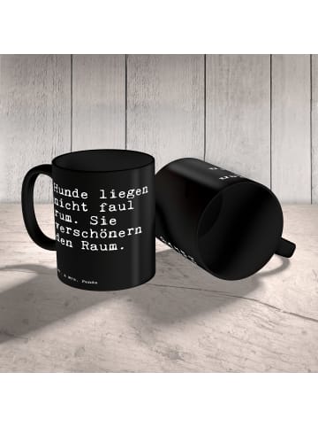 Mr. & Mrs. Panda Tasse Hunde liegen nicht faul... mit Spruch in Schwarz