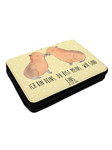 Mr. & Mrs. Panda Federmappe Capybara Liebe mit Spruch in Gelb Pastell