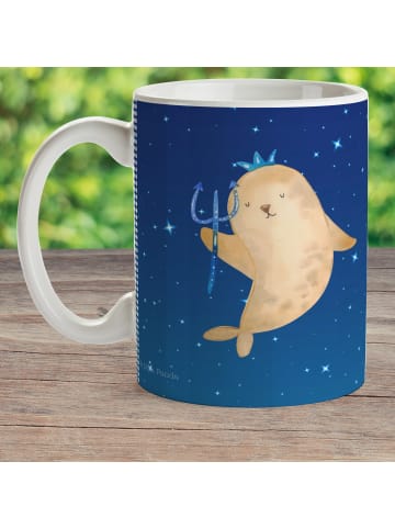 Mr. & Mrs. Panda Mehrwegbecher Sternzeichen Wassermann ohne Spruch in Sternenhimmel Blau