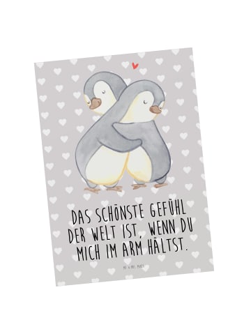 Mr. & Mrs. Panda Postkarte Pinguine Kuscheln mit Spruch in Grau Pastell