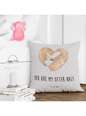 Mr. & Mrs. Panda Dekokissen Otter Herz mit Spruch in Grau Pastell
