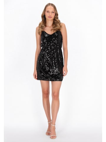myMo at night Women Dress in black