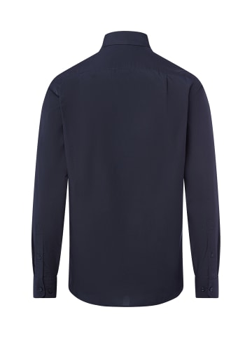 Andrew James Hemd in marine