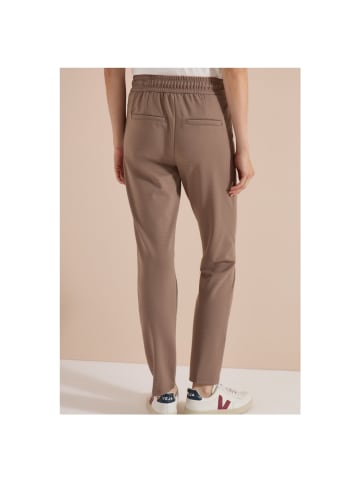 Cecil Hose in earthy taupe