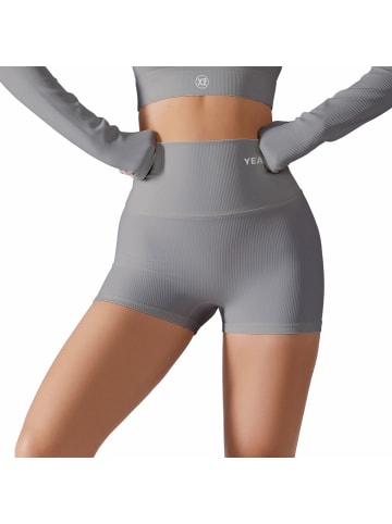 YEAZ CLUB LEVEL Shape Shorts in grau