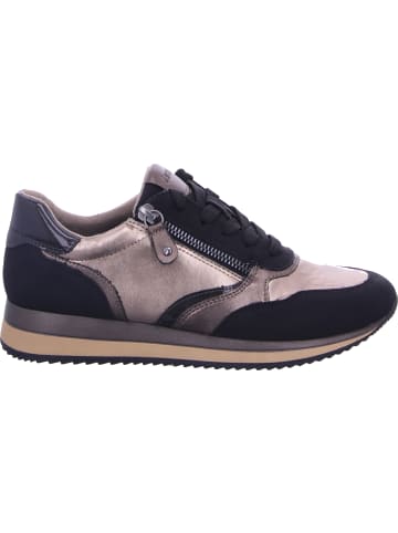 Soft Line Sneaker in metallic