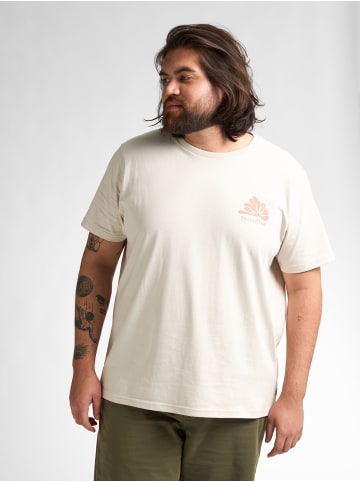 Petrol Industries T-Shirt mit Rückenaufdruck in Plus Size Oceanfrontview in Weiß