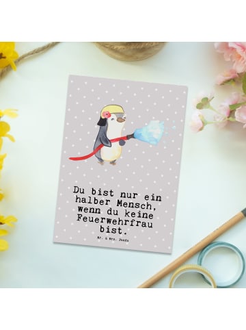 Mr. & Mrs. Panda Grußkarte Feuerwehrfrau Herz mit Spruch in Grau Pastell