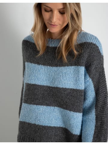 More & More Grobstrickpullover in knitted big stripe