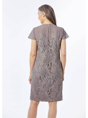 GOLDNER Kurzgröße:  Spitzenkleid aus Chiffon, Flügelärmeln in taupe