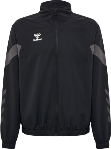 Hummel Trainingsjacke "Hmltravel Woven Jacket" in Schwarz