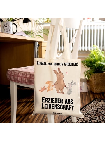 Mr. & Mrs. Panda Tragetasche Erzieher Leidenschaft mit Spruch in Creme