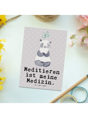 Mr. & Mrs. Panda Grußkarte Panda Meditieren mit Spruch in Grau Pastell