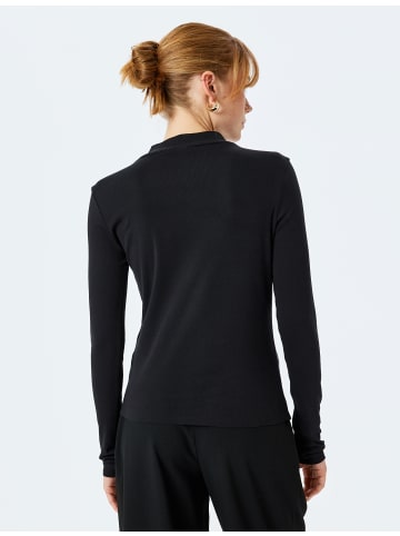 KOTON T-shirt in Schwarz