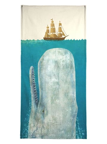 Juniqe Strandtuch "The Whale" in Blau & Cremeweiß