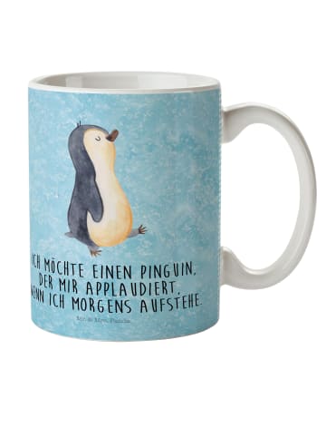 Mr. & Mrs. Panda Kindertasse Pinguin mHerzieren mit Spruch in Eisblau