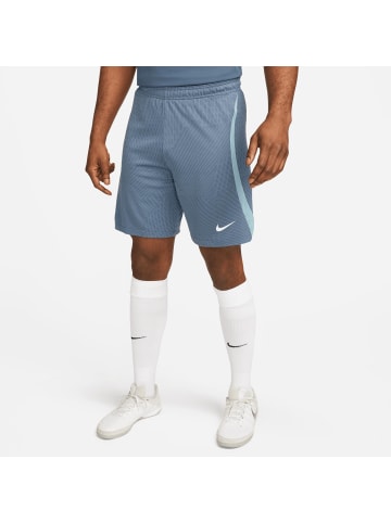 Nike Performance Trainingsshorts Strike in blau / hellblau