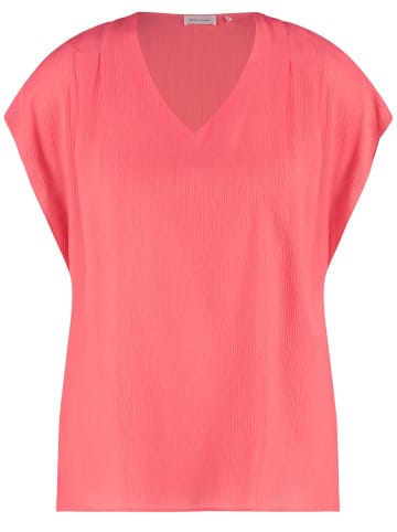 Gerry Weber Fließendes Kurzarmshirt mit Crinkle-Effekt in Rot