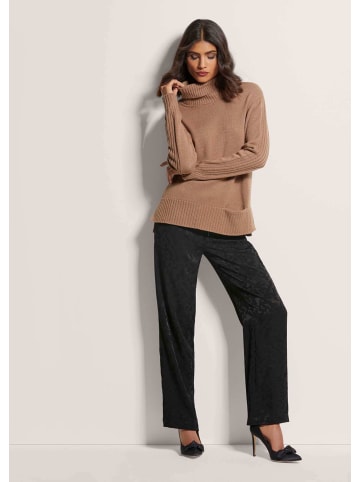 MADELEINE Rollkragen-Pullover mit Tasche in caramel / melange