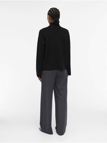 Object Pullover in Black