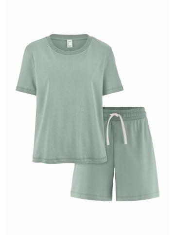 Hessnatur Pyjama in mattgrün