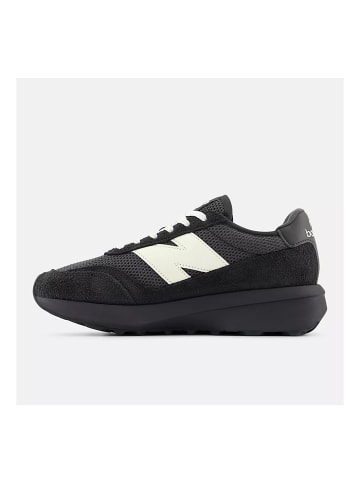New Balance Sneaker 370 in Schwarz