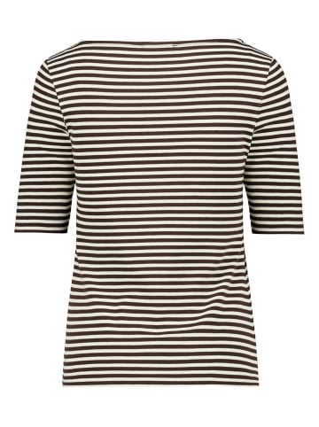 Zero Basic Shirt mit U-Boot-Ausschnitt in Cream/Brown