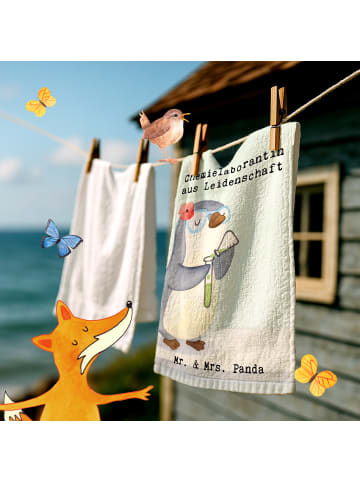 Mr. & Mrs. Panda Gästehandtücher Chemielaborantin Leidenschaft D... in Weiß