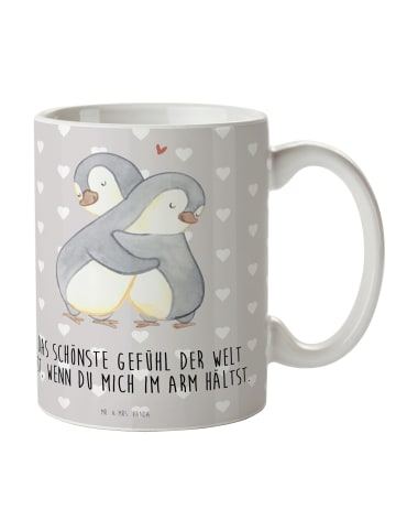 Mr. & Mrs. Panda Trinkbecher Pinguine Kuscheln mit Spruch in Grau Pastell