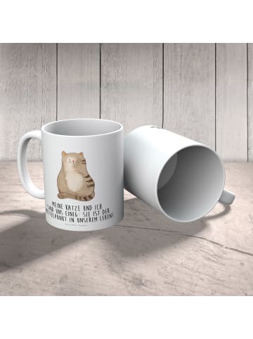 Mr. & Mrs. Panda Kindertasse Katze Sitzen mit Spruch in Weiß