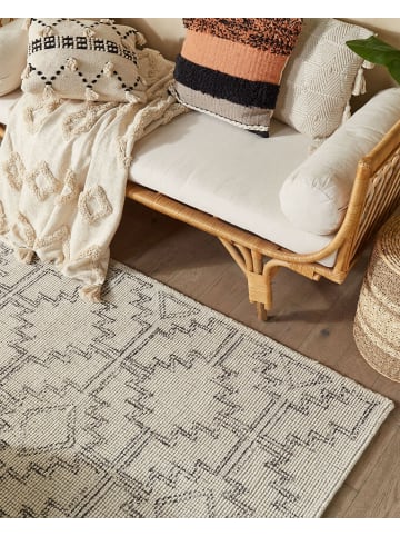 Beliani Geflochtener Teppich URLA in Beige/Schwarz - (W) 140 x (H) 200 x (L) 200 cm