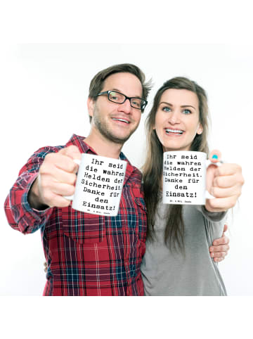 Mr. & Mrs. Panda Kaffeebecher Spruch Sicherheitsdienst Helden mi... in Weiß