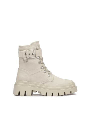 Kazar Boots in Creme