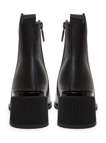 CESARE GASPARI Stiefelette in Black