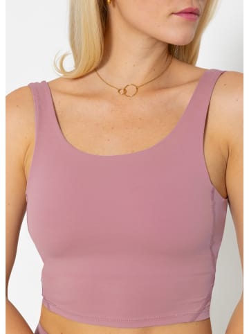 SASSYCLASSY Sport BH mit breiten Trägern und Rückenausschnitt in Rosa