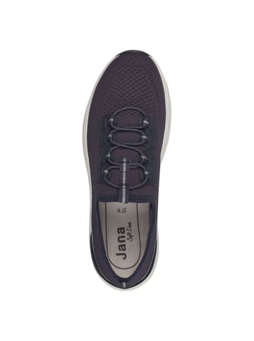 Jana Slipper in NAVY