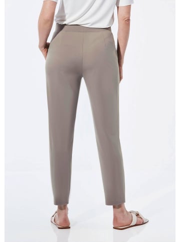 GOLDNER Kurzgröße:  Stoffhose Elegante 7/8-Schlupfhose SARA in taupe