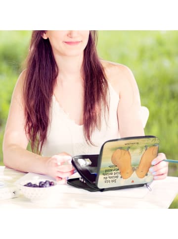 Mr. & Mrs. Panda Federtasche Capybara Liebe Design mit Spruch in Weiß