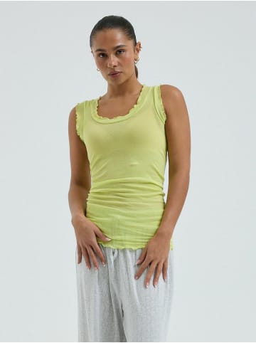 Seamless Basic Top Flounce in Neon Yellow