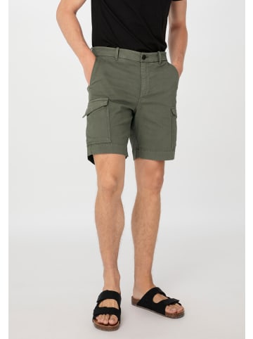 Hessnatur Shorts in oliv