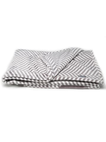 Playboy Kuscheldecke "JACKIE" in Grau / Weiss - (B)150 x (H)220 cm