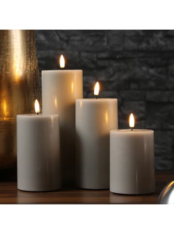 Deluxe Homeart LED Kerze Mia Echtwachs flackernd H: 10cm D: 7,5cm in sandfarben