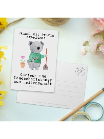 Mr. & Mrs. Panda Postkarte Garten- und Landschaftsbauer Leidensc... in Weiß