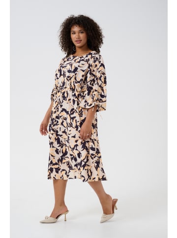 KAFFE curve Kleid KCpaca Regular fit in Beige/Black/Peach Blurry Leaf