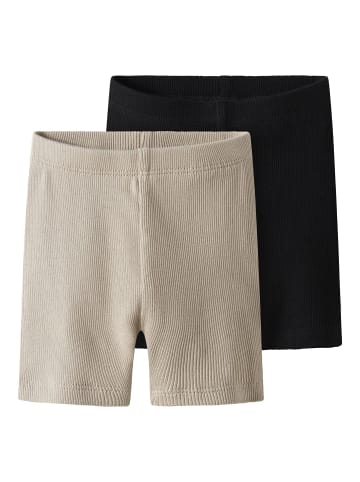 TWO SOON Shorts in Black