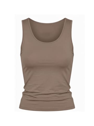 Nina von C. Achseltop in noisette