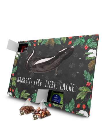 Mr. & Mrs. Panda Tee Adventskalender Stinktier Yoga mit Spruch in Kreidetafel