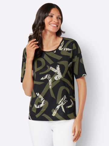 Sieh an! Kurzarmshirt in schwarz-oliv-bedruckt